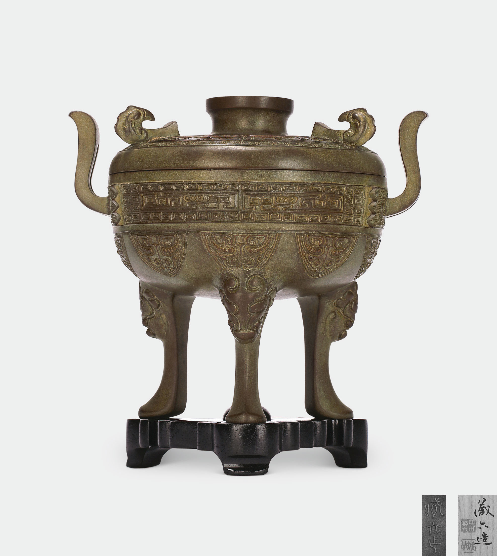 昭和期四世藏六造夔龙纹鼎式香炉作品成交价：32000元，作品拍卖成交 